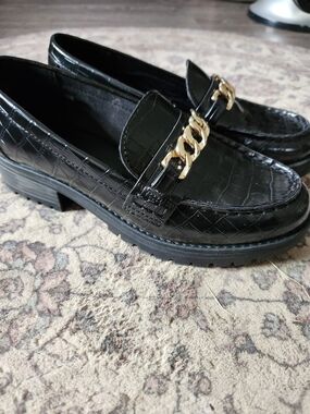 Old Navy Black Croc-Embossed Loafers with Gold Chain Accent